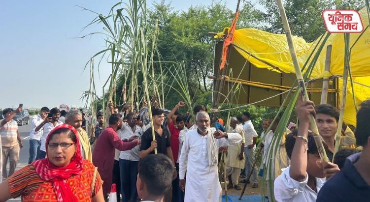 Farmers stage a fierce protest demanding the reopening of Chhata Sugar Mill