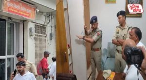 Police searching for the thief who committed theft at a jewellery shop