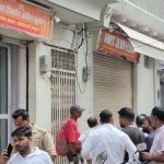 Theft worth crores in Kosikalan after burning open the lock of a jewellery shop