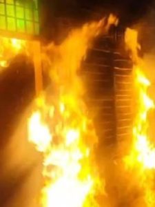 Massive fire breaks out in Mathura due to gas pipeline leak