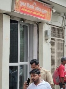 Theft worth crores in Kosikalan after burning open the lock of a jewellery shop
