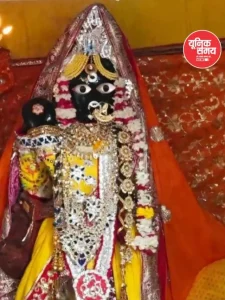 Today, Thakur Banke Bihari Ji is granting darshan in the divine form of Shri Radharani