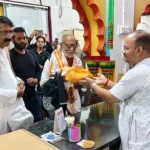 National saint Morari Bapu arrived at the renowned Thakur Dwarkadhish Temple in Mathura