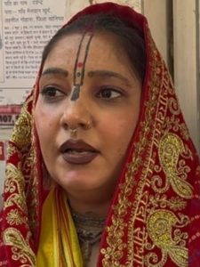 Sadhvi Indulekha handed over a letter to the Circle Officer