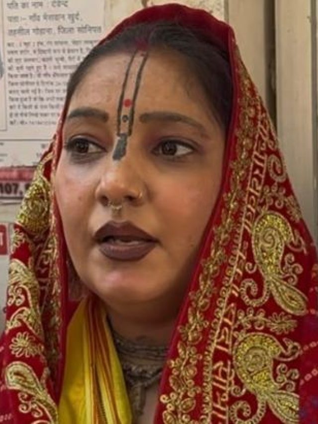 साध्वी इंदुलेखा ने पुलिस क्षेत्राधिकारी को सौंपा पत्र