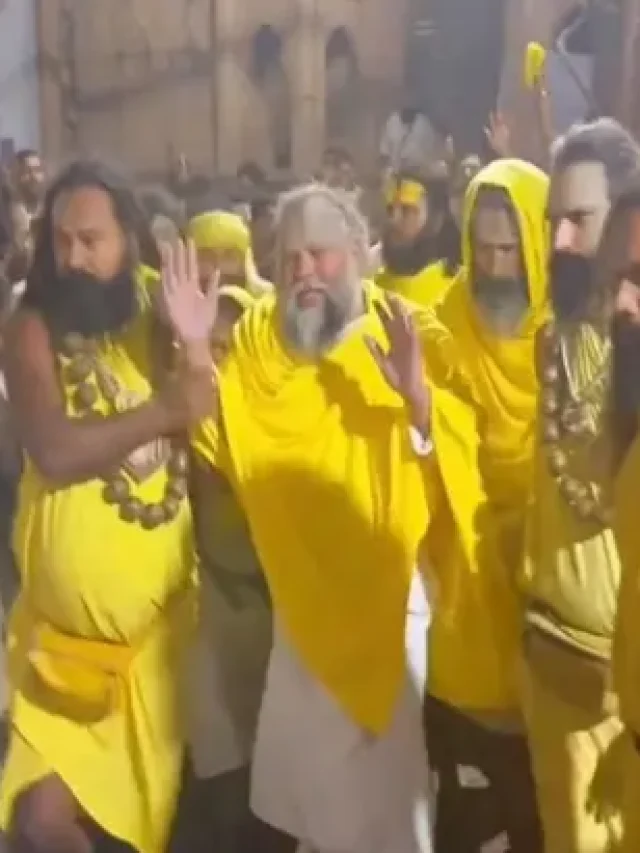 14 दिन बाद श्रीराधा केलिकुंज आश्रम पहुंचे संत प्रेमानंद महाराज